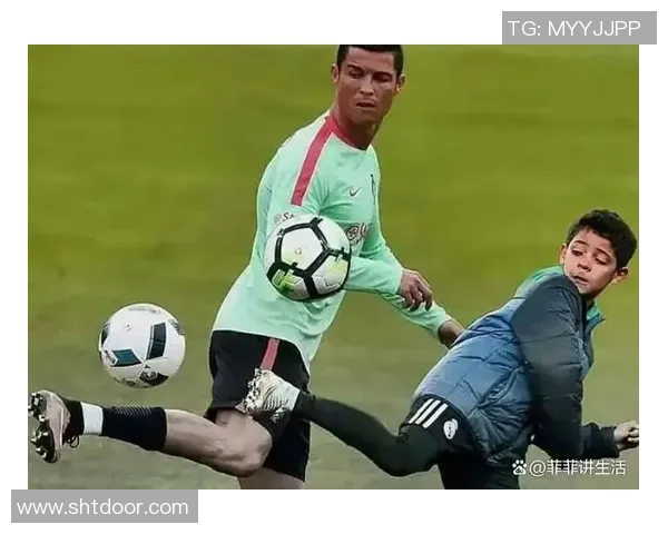 探索足球明星的辉煌成就与传奇故事带你走进绿茵场的精彩世界